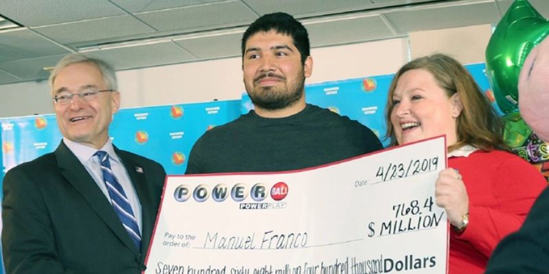 Tỷ phú thế giới nhờ trúng số là ai?